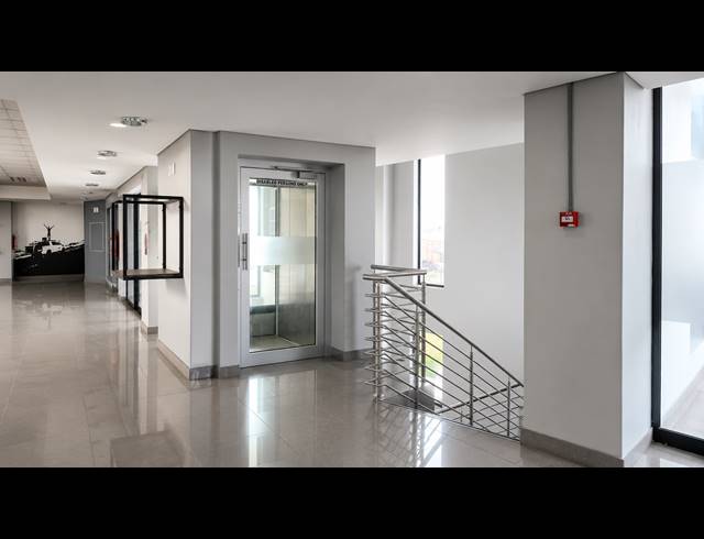 6,650M² WAREHOUSE FOR SALE IN MEADOWDALE